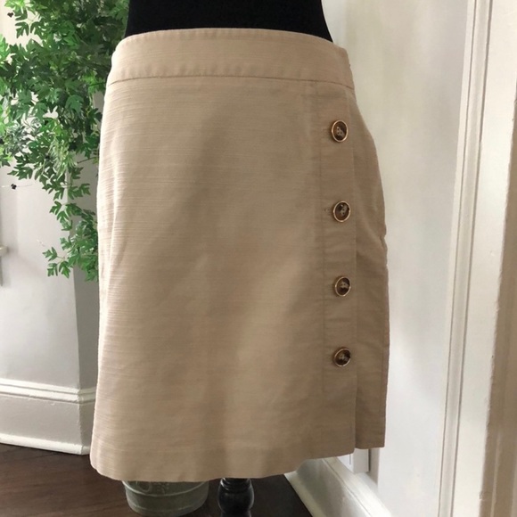 Ann Taylor Dresses & Skirts - Ann Taylor beige pencil skirt, size 4